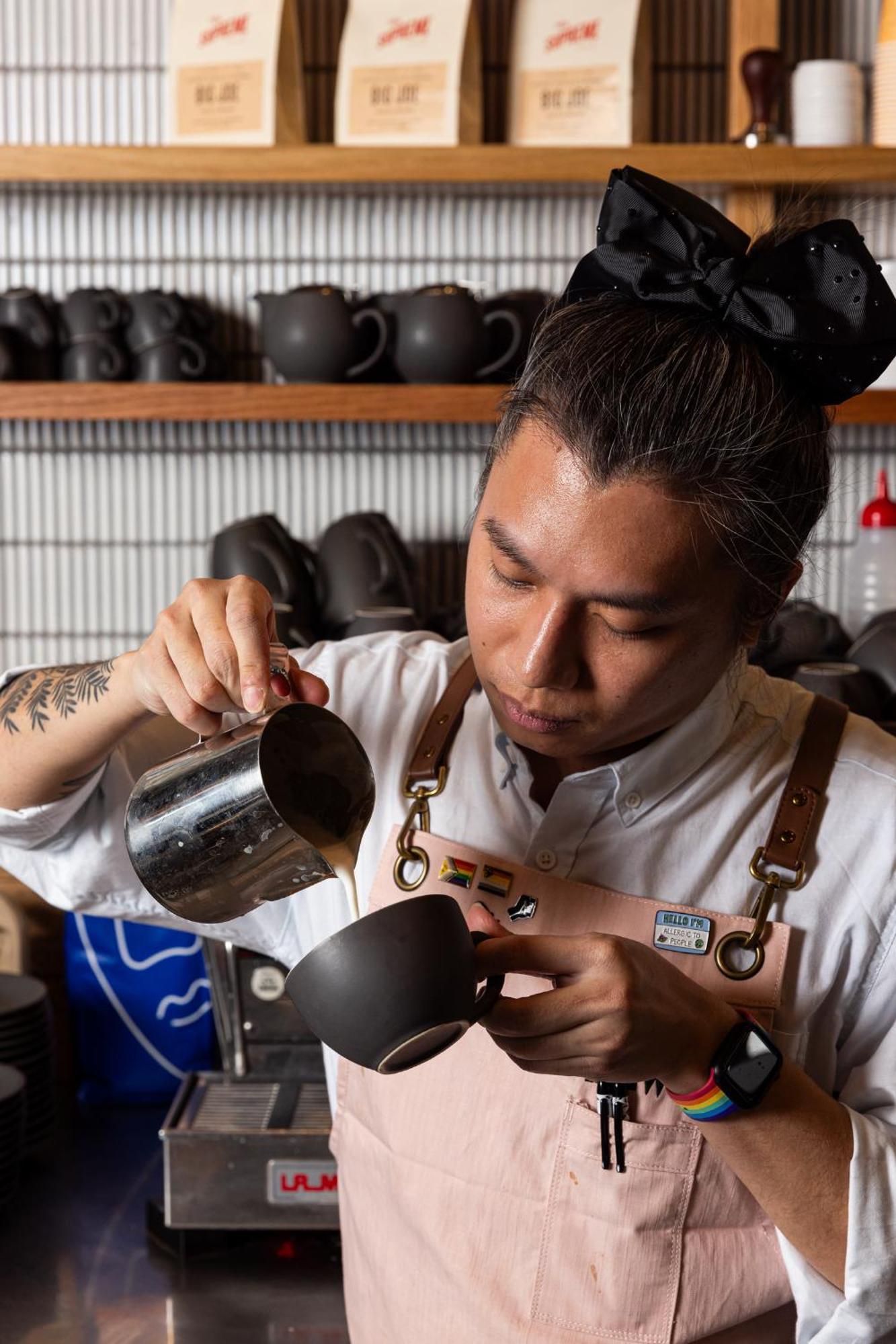 Crystalbrook Vincent Hotell Brisbane Eksteriør bilde A barista making a latte